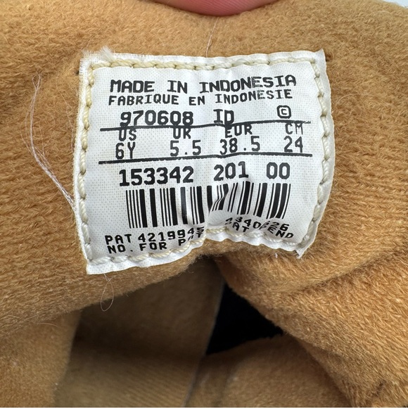 Nike Air Kids Tan Boots with Black Soles - Picture 8 of 8